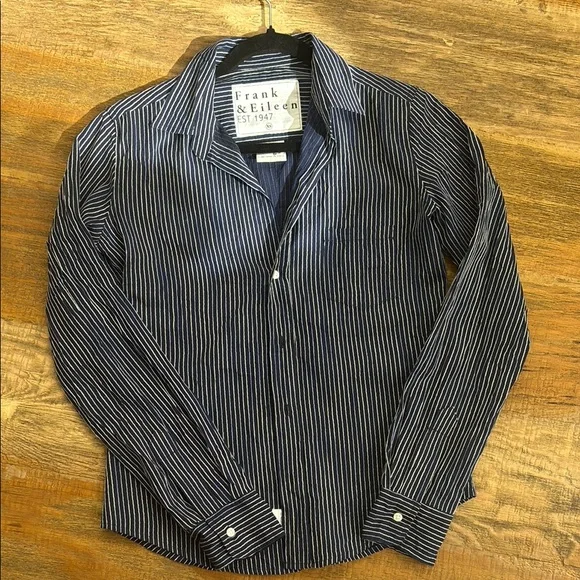 Frank & Eileen Barry Blue and white pinstripe shirt XS - Picture 2 of 11
